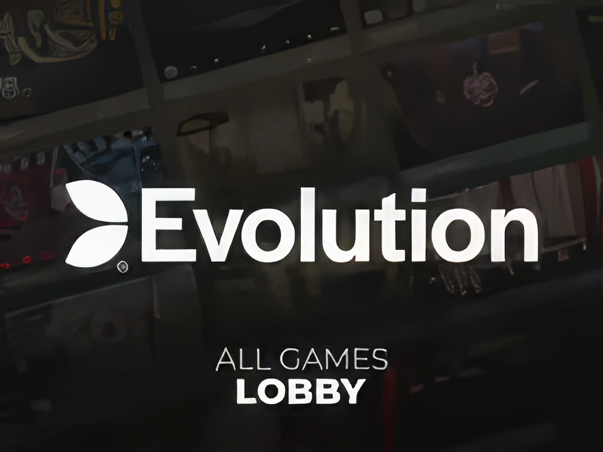 Logo dostawcy gier Evolution na tle katalogu jego gier